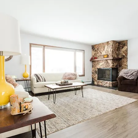 Relaxing Lake Haven House - Close To Everything!